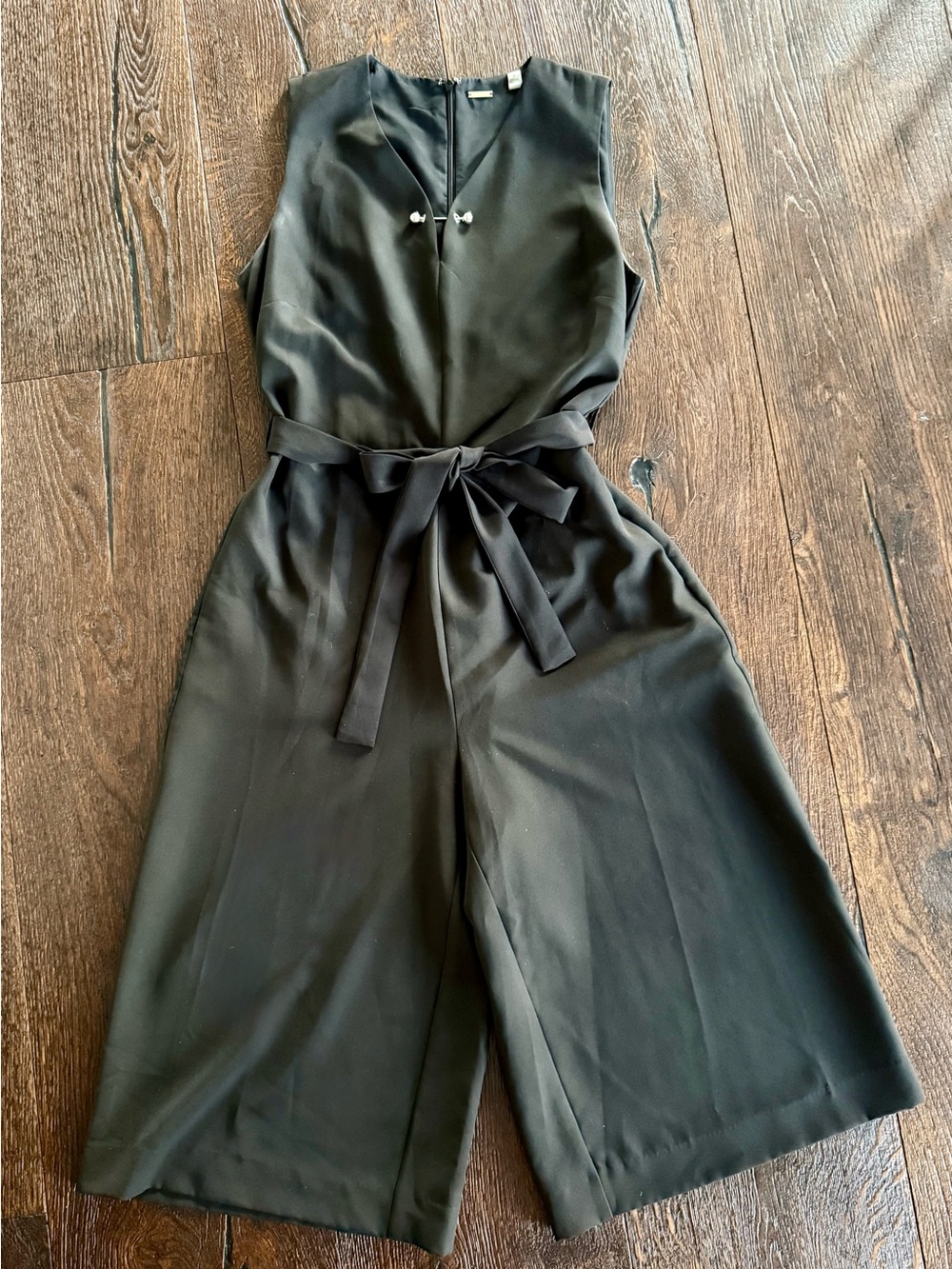 Tahari Black Sleeveless Tie-Waist Jumpsuit